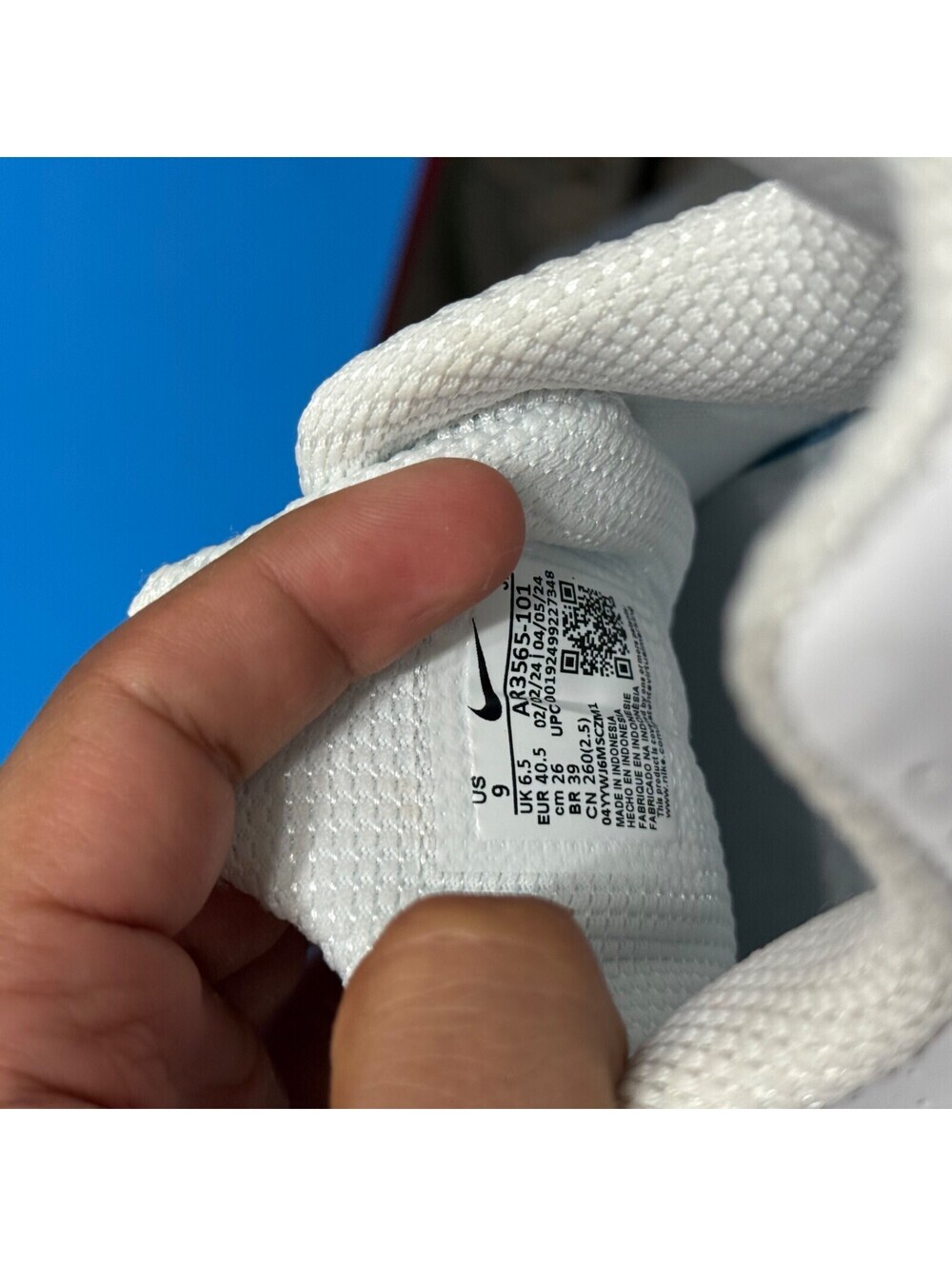 Nike Air Shox R4 White Metallic Shoes Sneakers Running AR3565 101 Women’s New - Picture 9 of 10